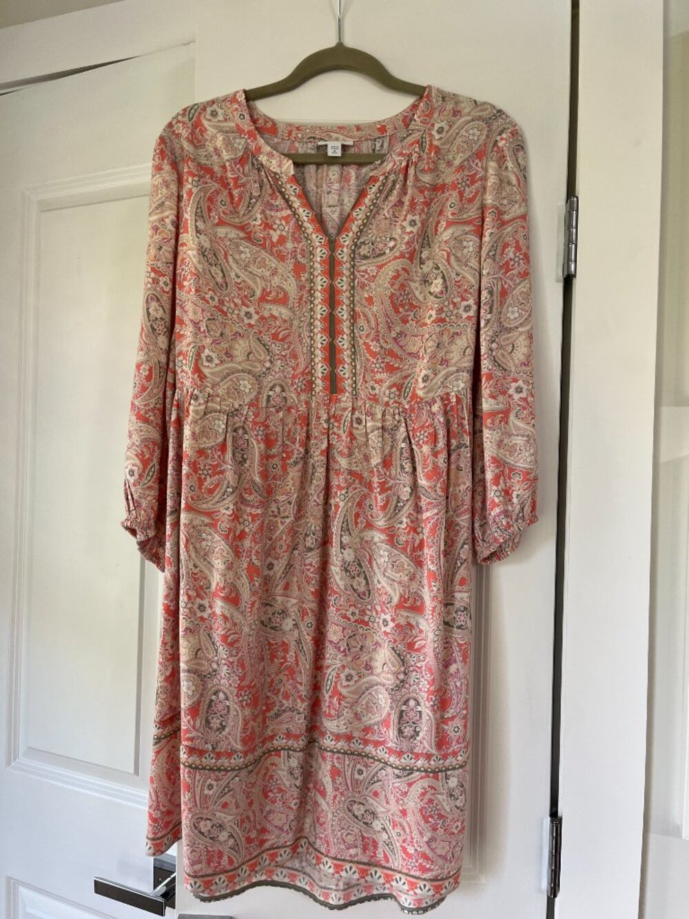 J.Jill Dress V-neckline Paisley MP (pale pink, cream, moss green)